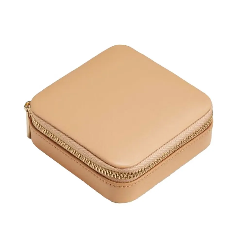 Mejuri Travel Case Beige
